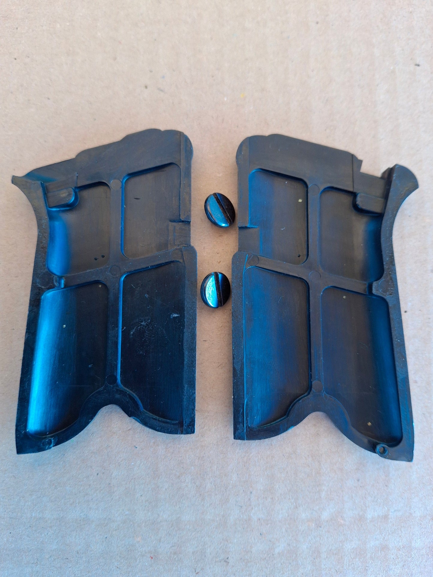 CGP Griffschalen Ruger P85