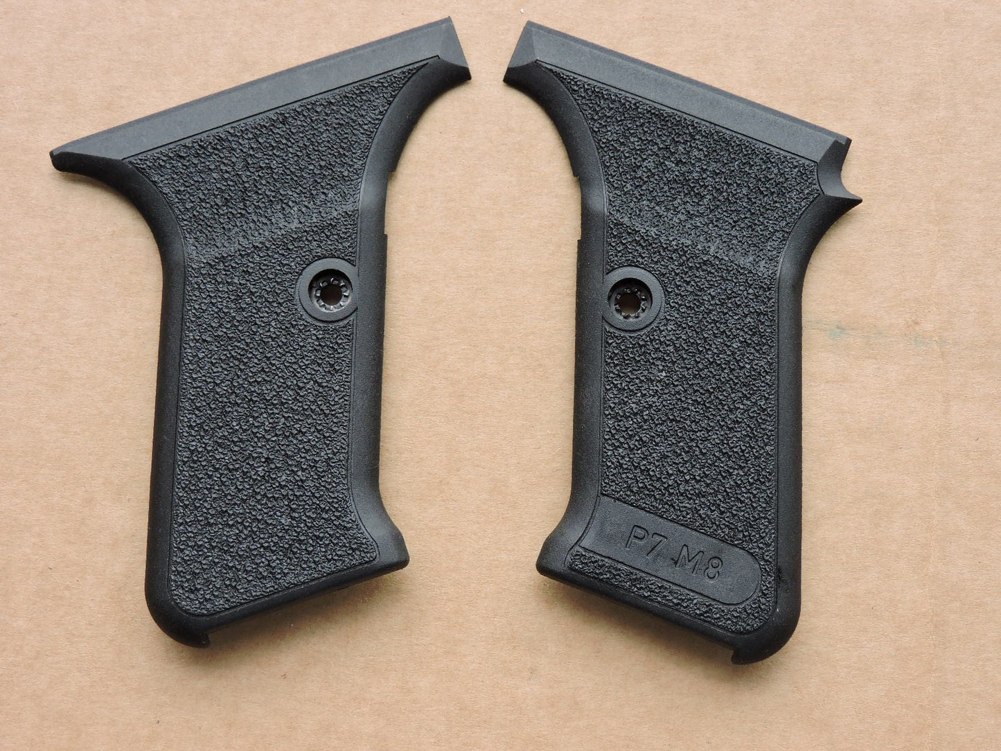 Heckler & Koch H&K Griffschalen Paar P7 M8
