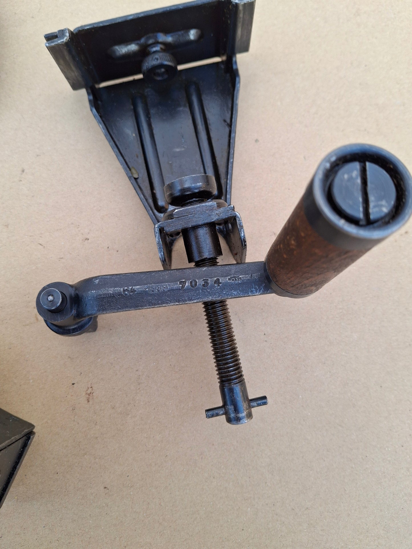 Waffenteile MG34 / MG42 Gurtfüller 34 in Kiste / Gurtlader - Original WK2
