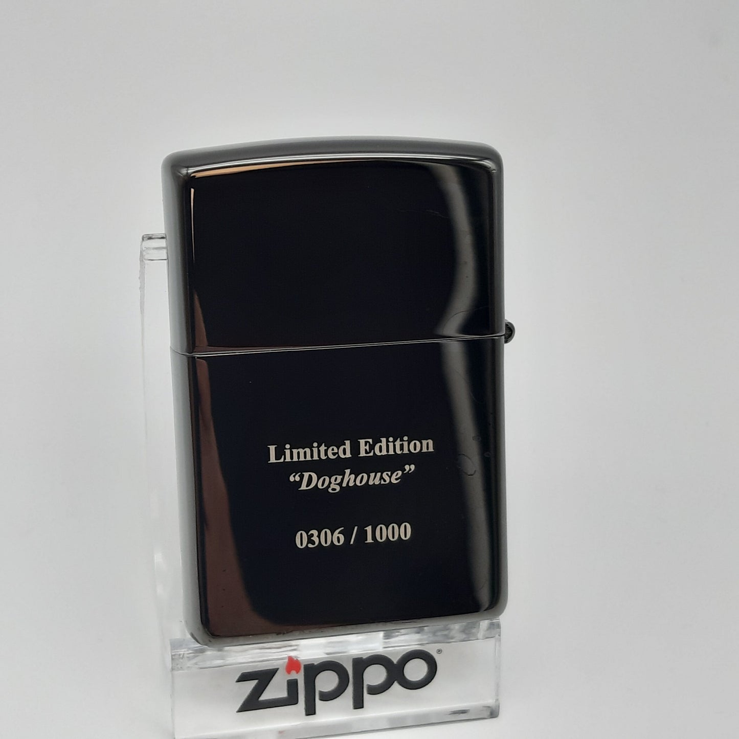 Zippo Zippo Benzinfeuerzeug Dog House - Limited Edition XXXX/1000