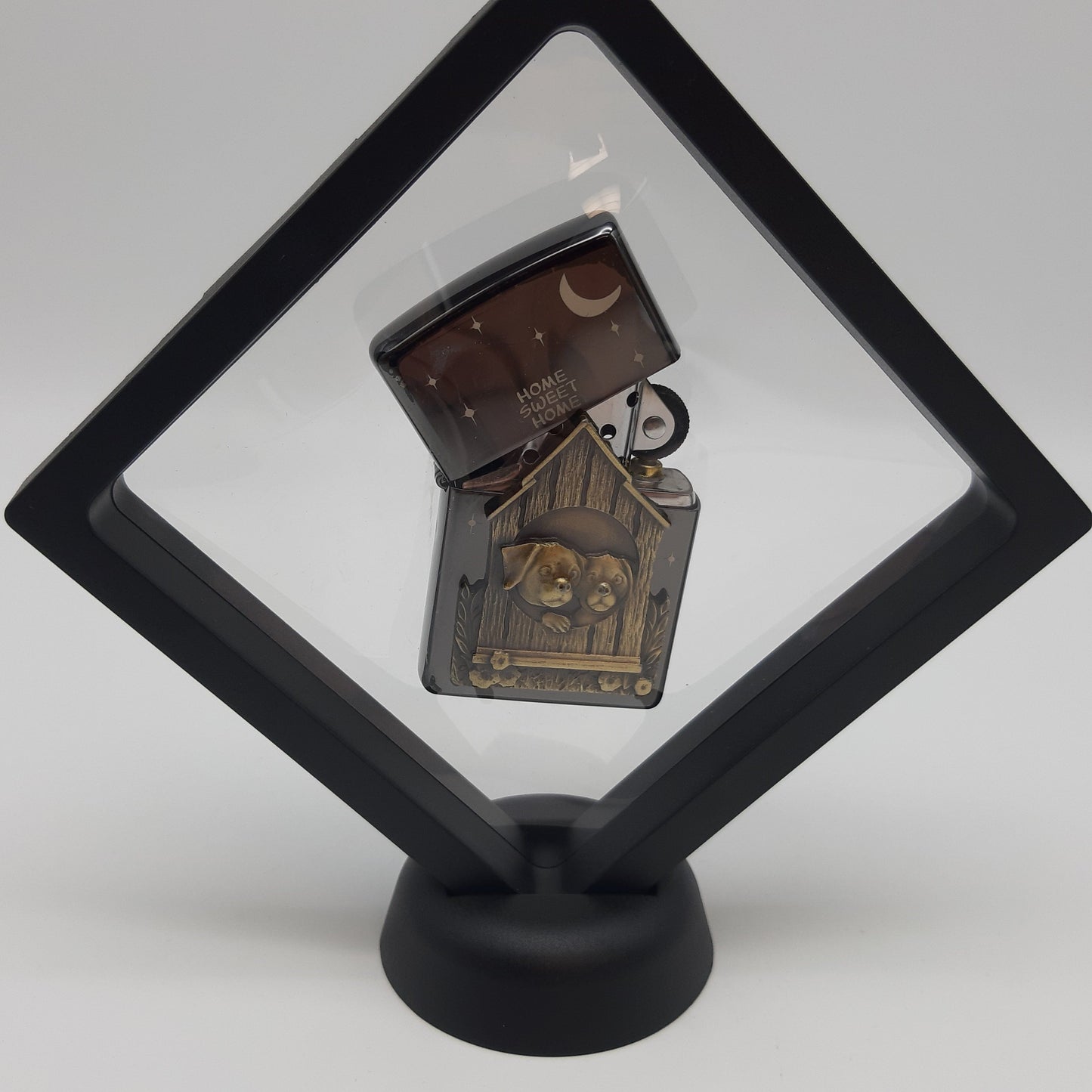 Zippo Zippo Benzinfeuerzeug Dog House - Limited Edition XXXX/1000