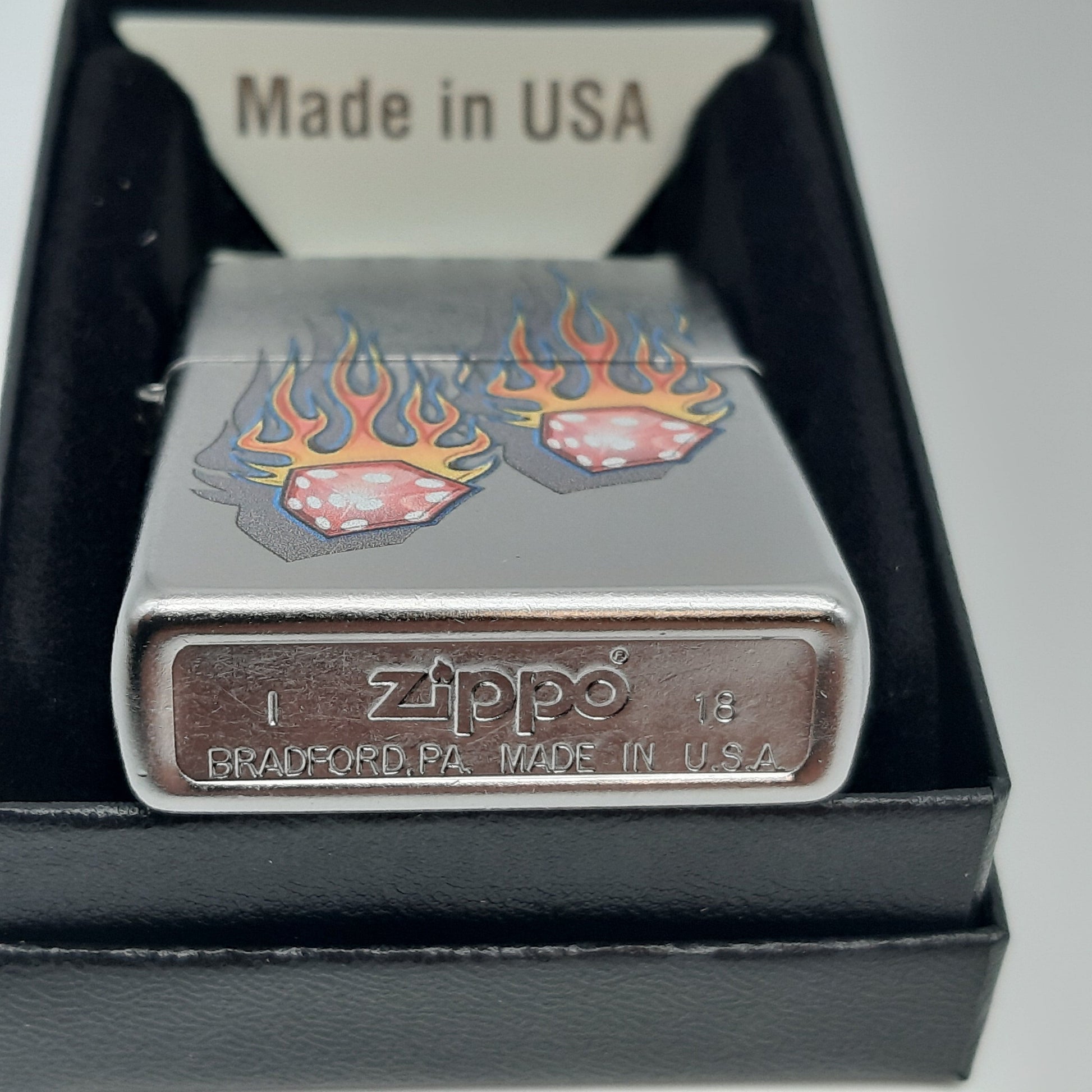 Zippo Zippo Benzinfeuerzeug Flaming Dice Design