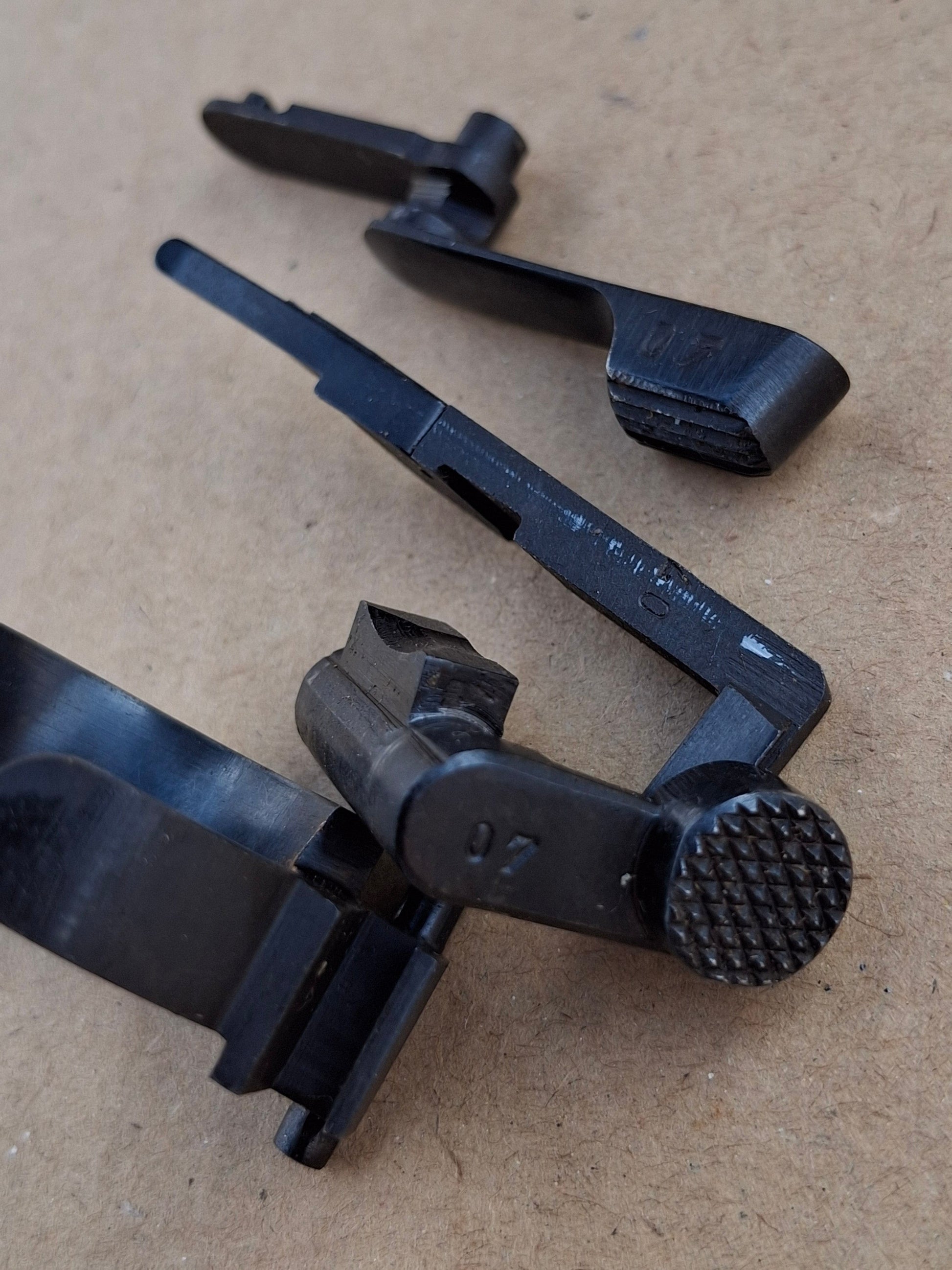 CGP P08 Ersatzteile Set - nummerngleich - Abzug , Riegel , Sicherung , Verschlussfang