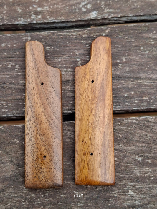 CGP SVT 40 Bajonett Griffschalen Paar - Original