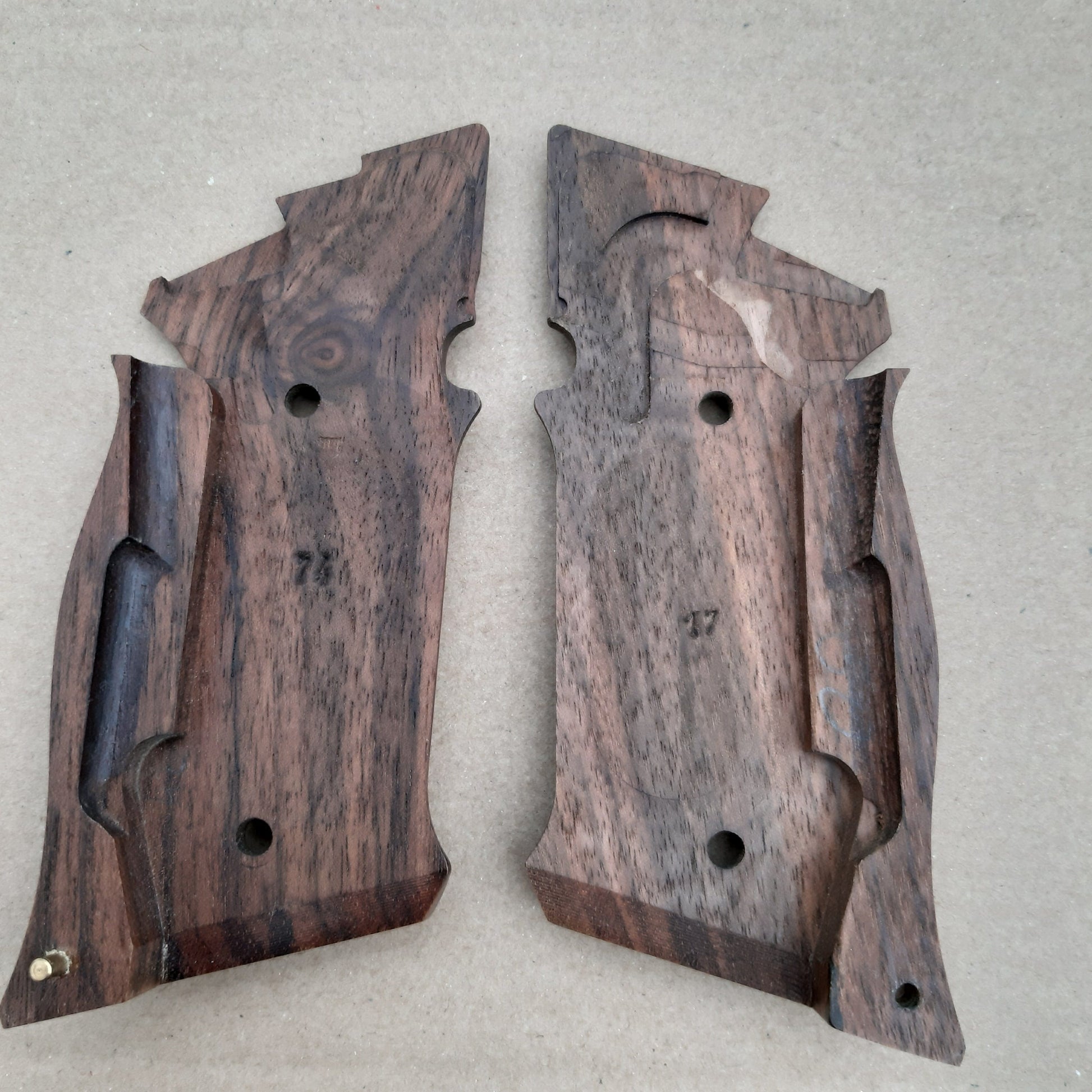 Sig Sauer Sig Sauer P220 X-Six Holzgriffschalen , verlängert