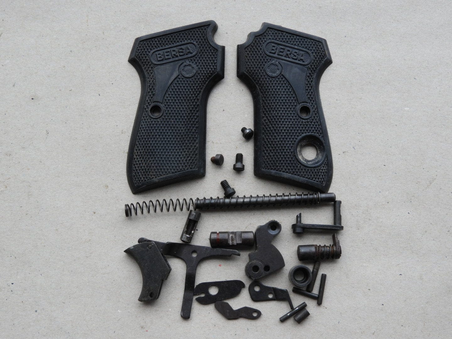 Waffenteile Ersatzteile Kit Bersa Lubser 84 7,65