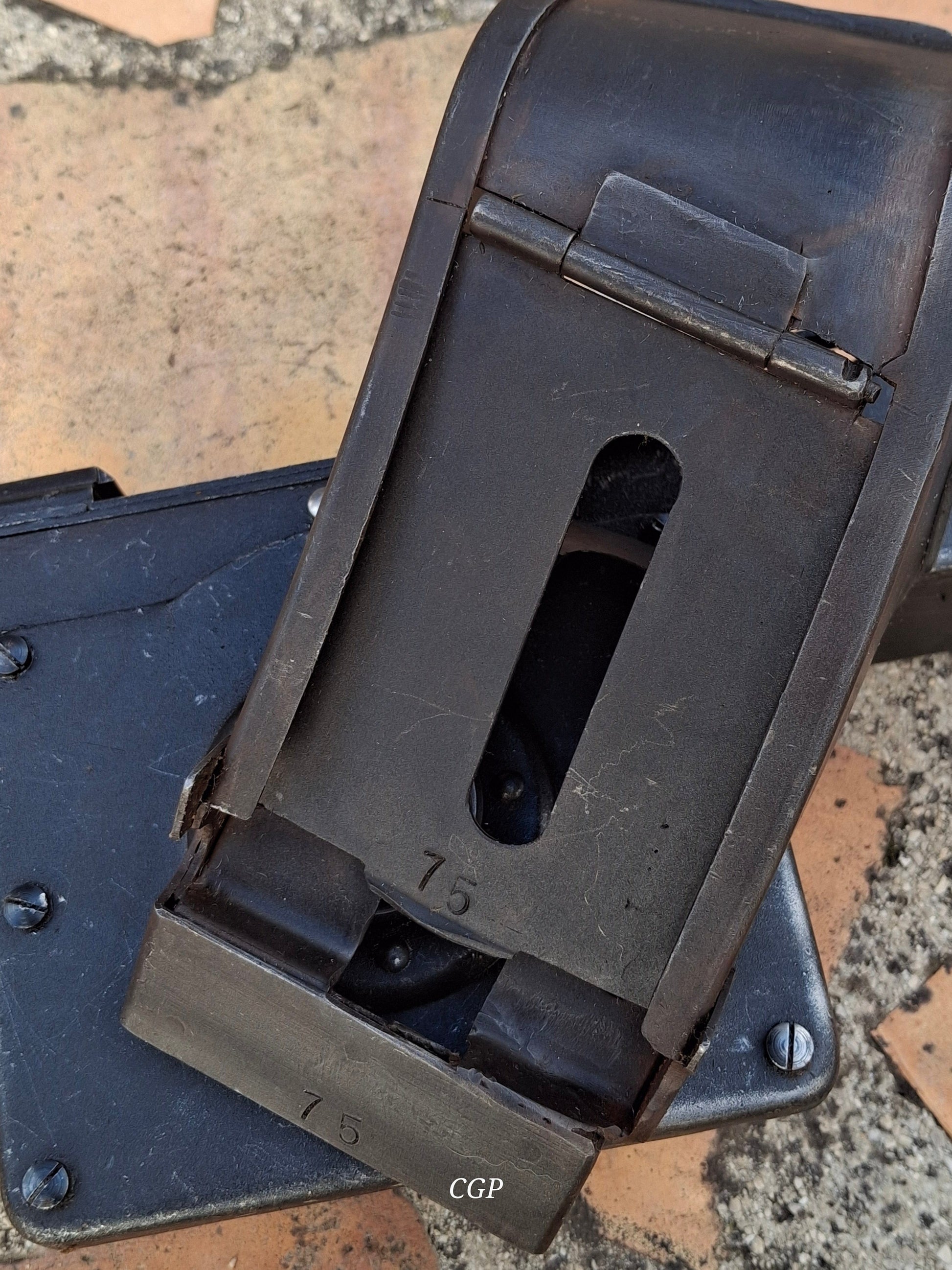 Waffenteile MG34 / MG42 Gurtfüller 34 in Kiste / Gurtlader - Original WK2