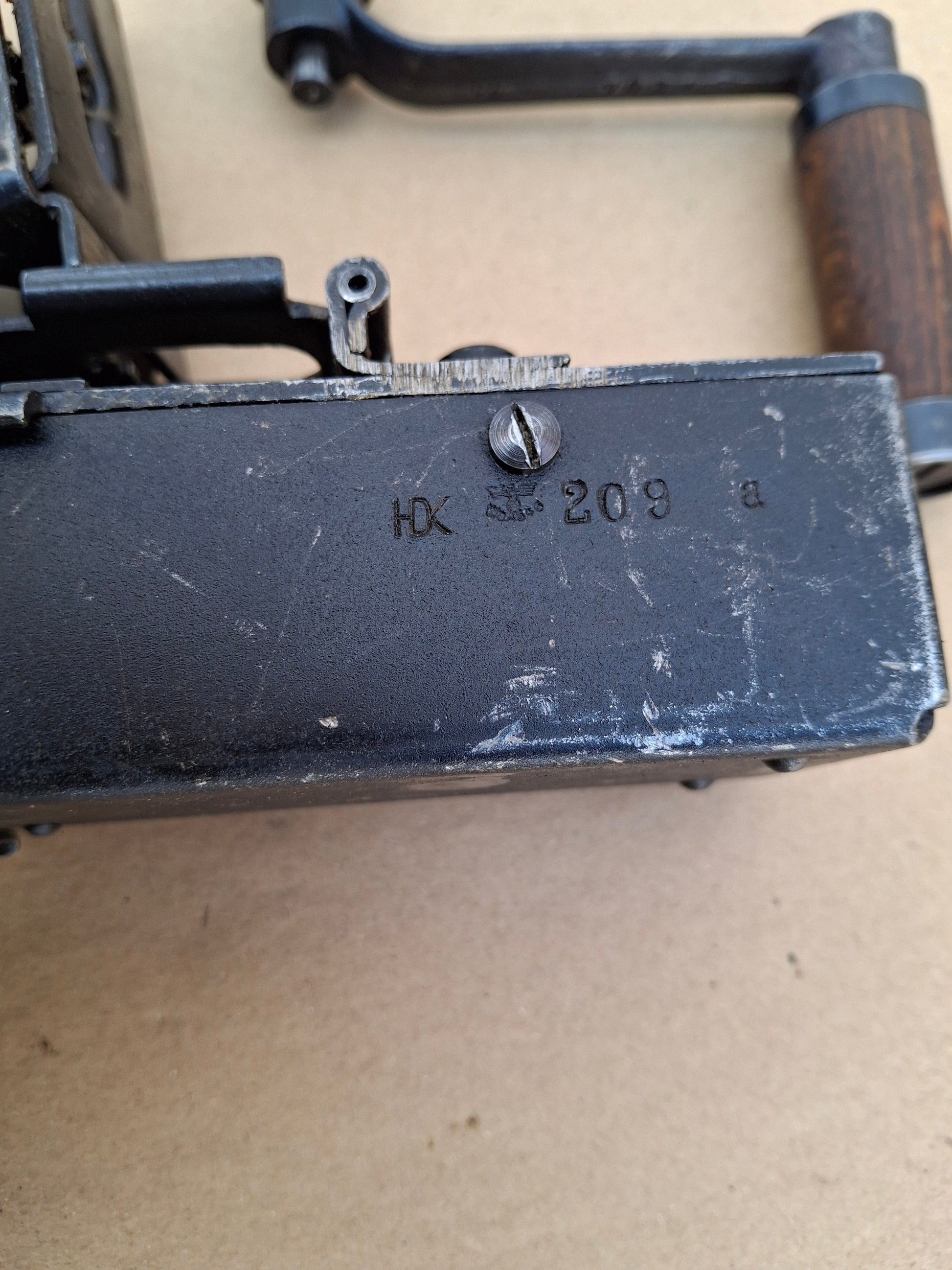 Waffenteile MG34 / MG42 Gurtfüller 34 in Kiste / Gurtlader - Original WK2