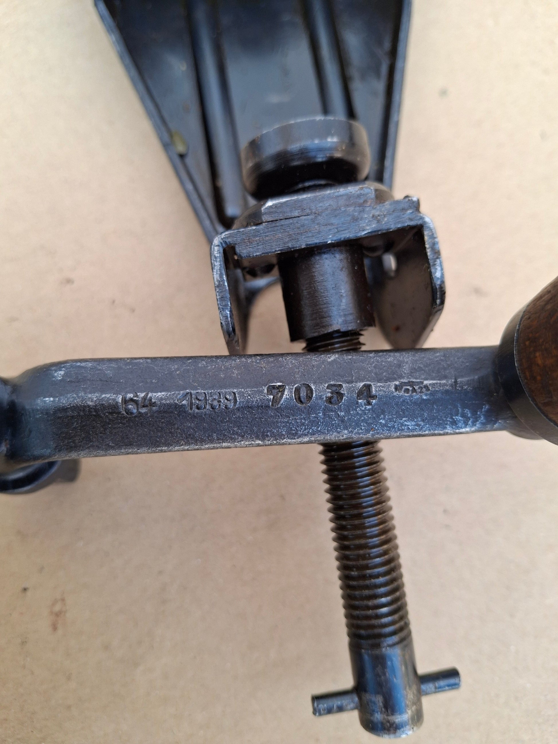 Waffenteile MG34 / MG42 Gurtfüller 34 in Kiste / Gurtlader - Original WK2