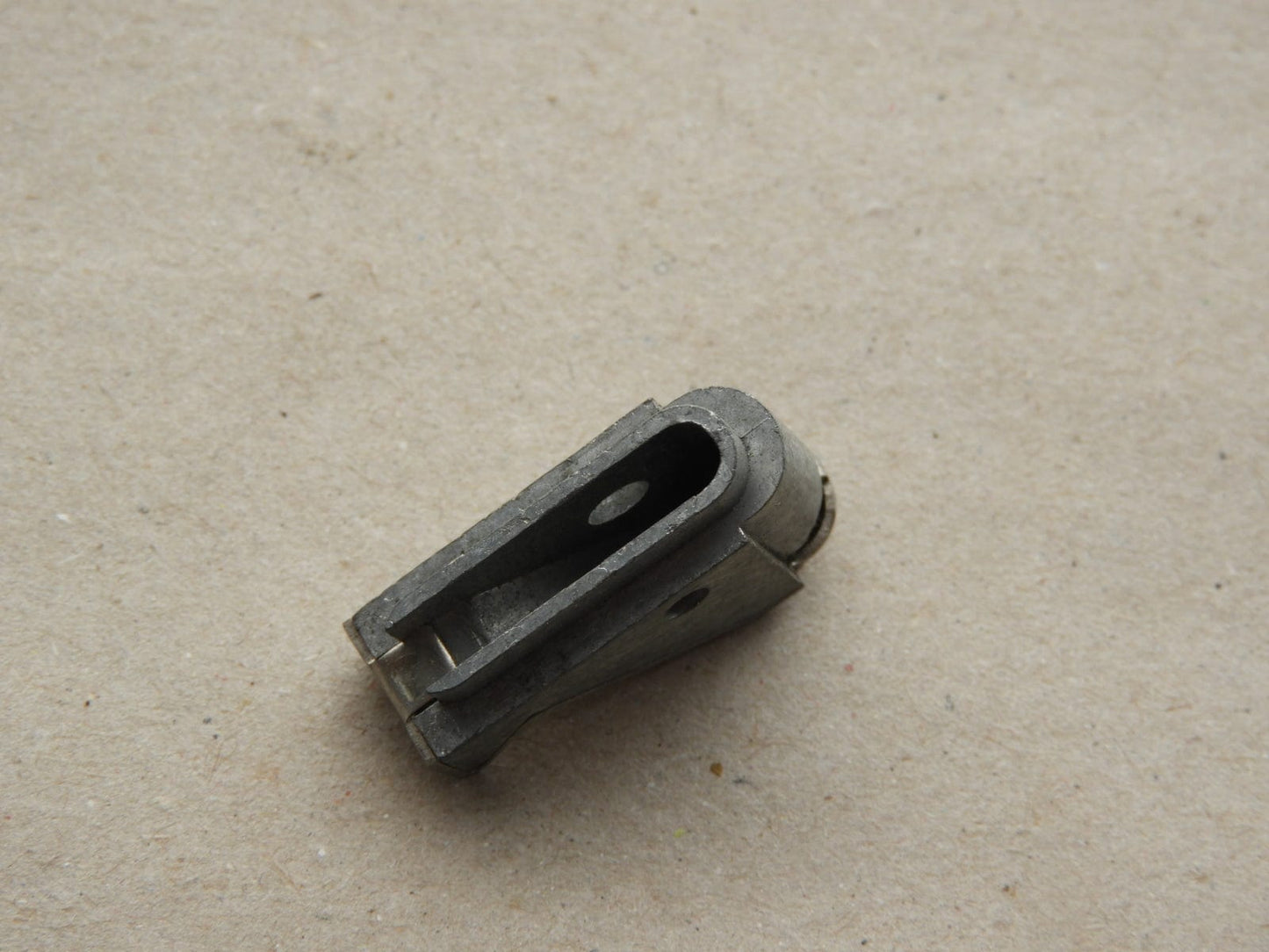 Waffenteile P08 Magazinzubringer