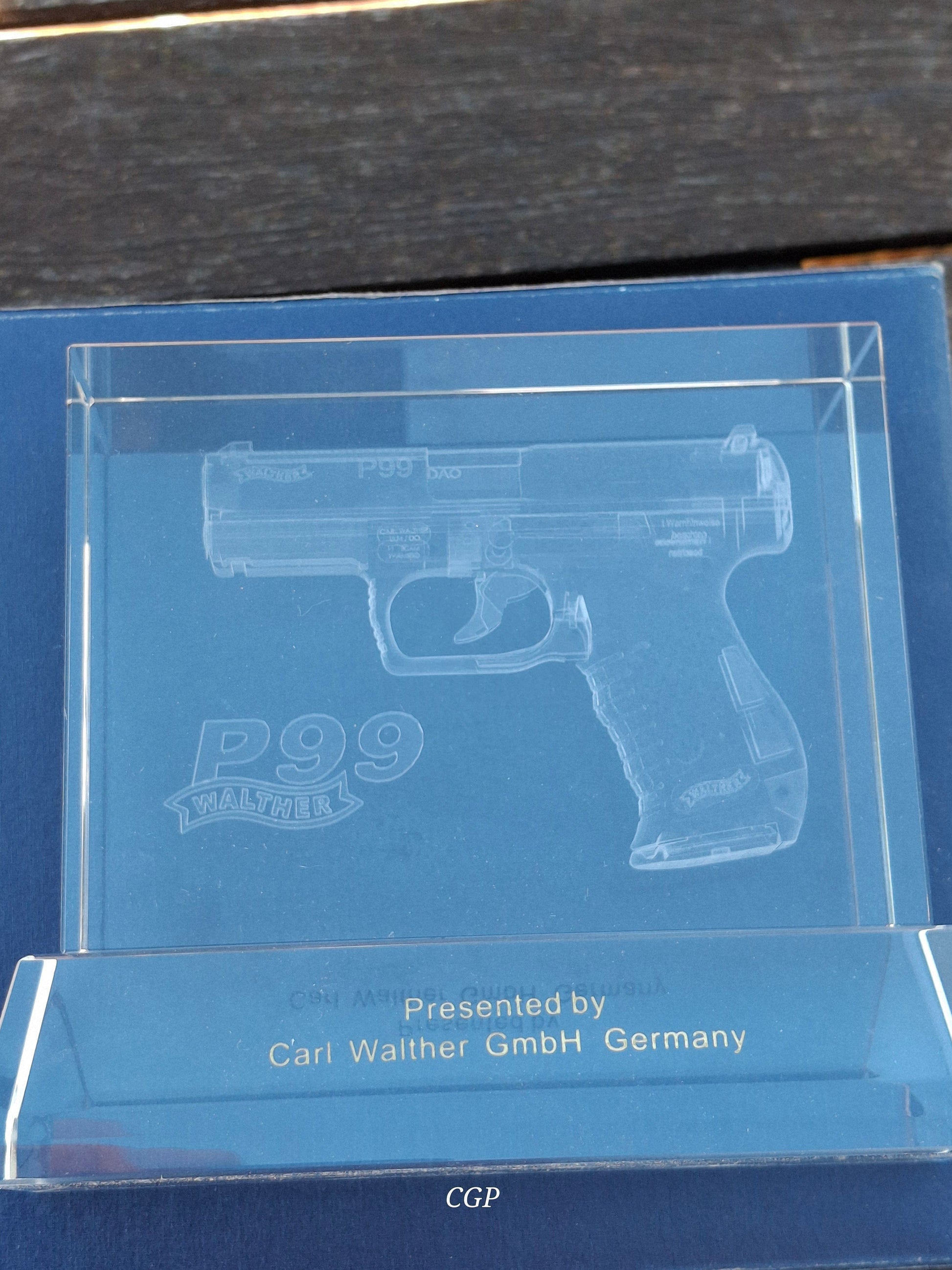 Walther Walther P99 Glasblock - Schreibtischdeko - Rarität