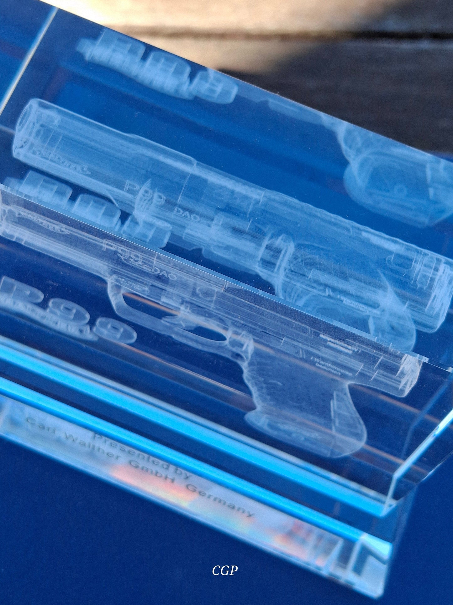Walther Walther P99 Glasblock - Schreibtischdeko - Rarität