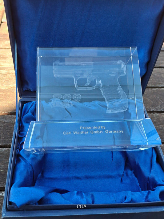 Walther Walther P99 Glasblock - Schreibtischdeko - Rarität