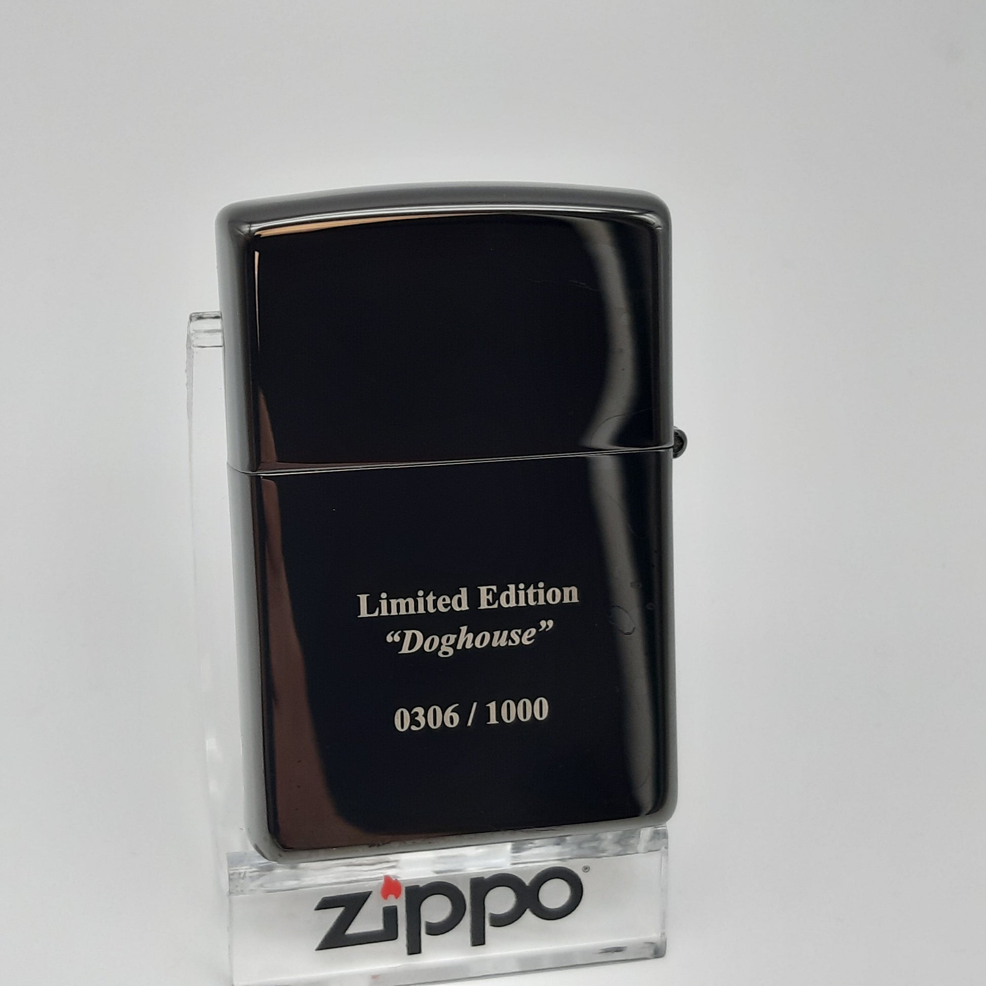 Zippo Zippo Benzinfeuerzeug  Dog House - Limited Edition XXXX/1000